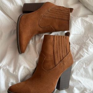 Qupid Brown Ankle Boots